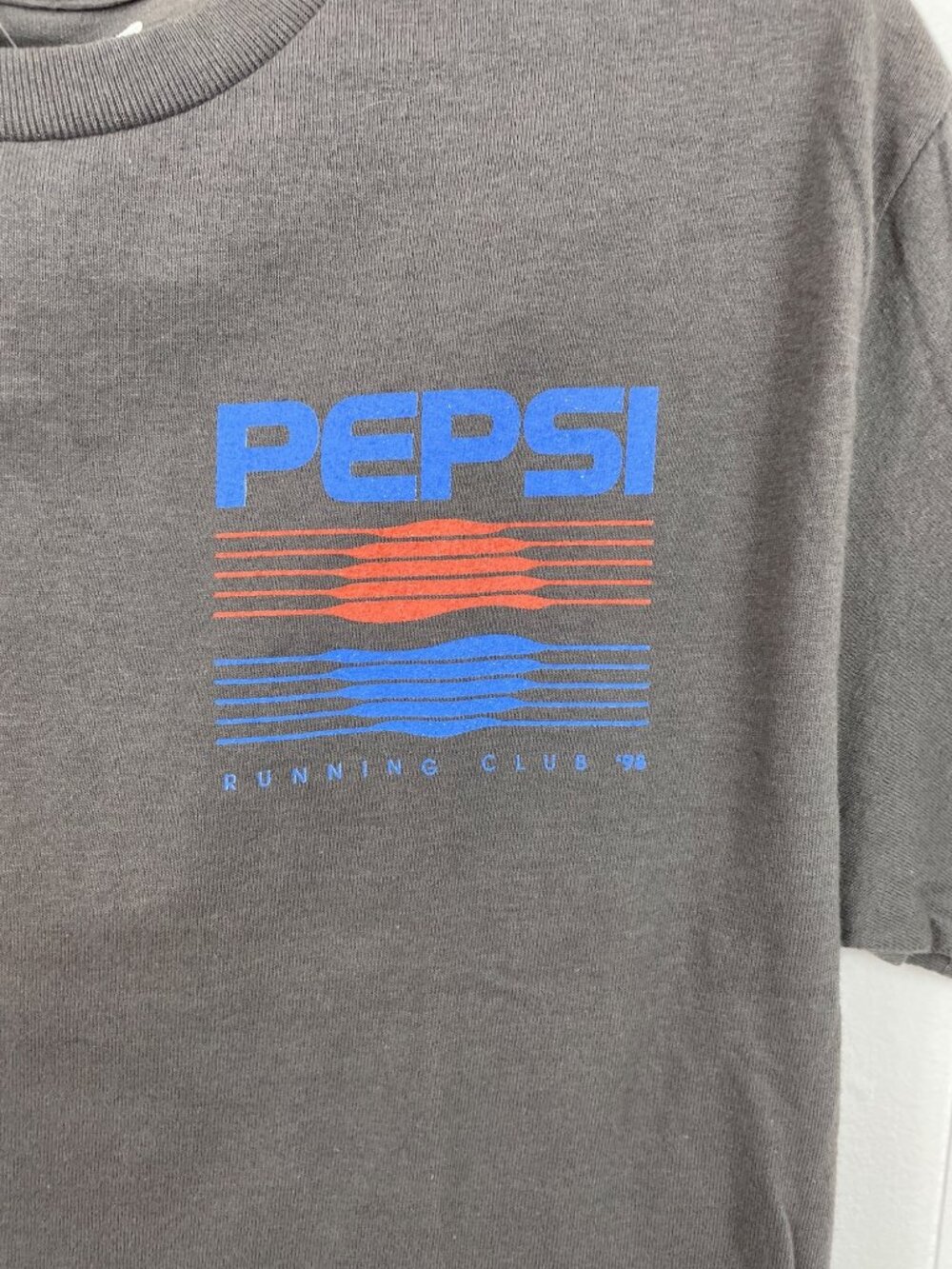 Pepsi-Cola Running Club 98 Mens Size Small Gray Short Sleeve Graphic T-shirt - Picture 4 of 6